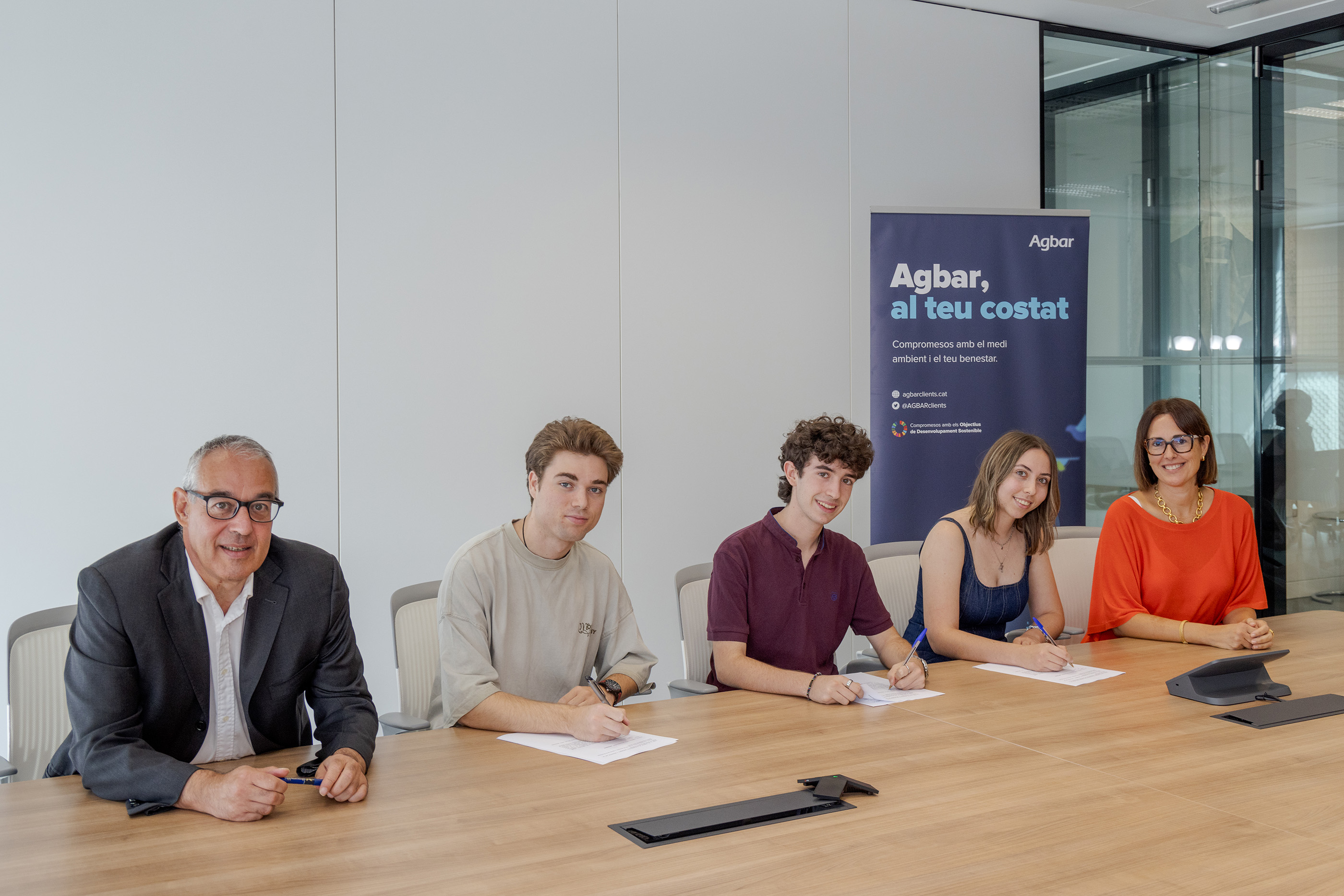 Ir a la noticia Entregamos las becas universitarias de la segunda edición de nuestro programa Becas Jóvenes Talentos en Cataluña